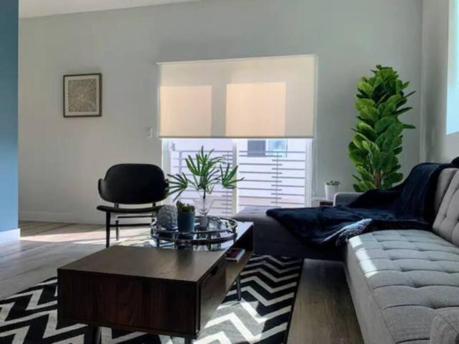 4br Townhouse In Mid City Los Angeles